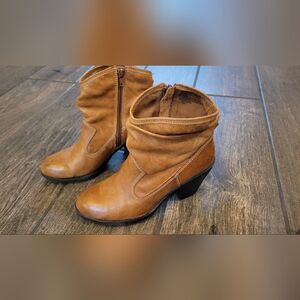 Montana Brown Leather Booties / Woman's Size 8M